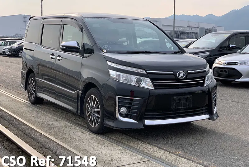 Toyota / Voxy 2015